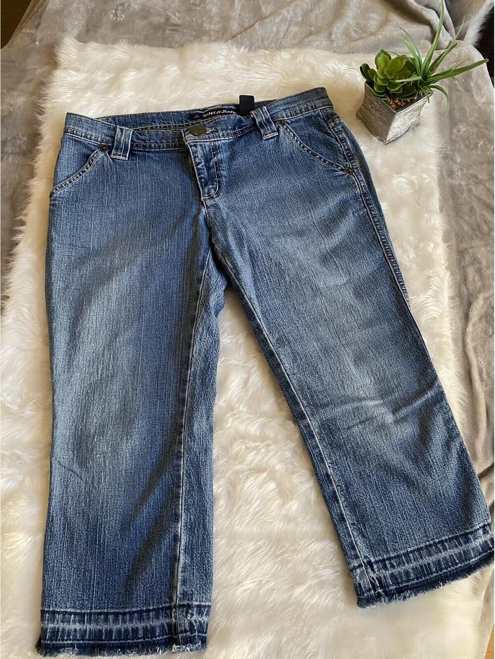 DNKY Women's Blue Denim Cropped Jeans Size 11
